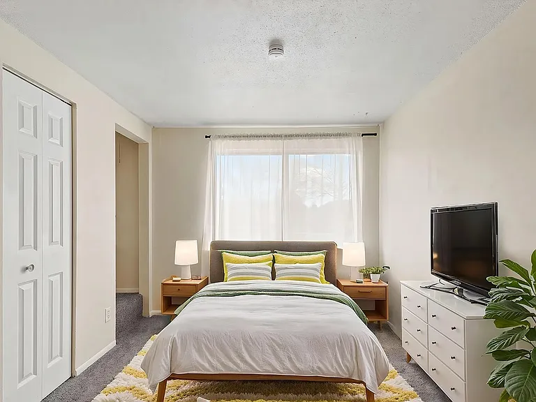 968 Greenwood Trl W — Photo 18