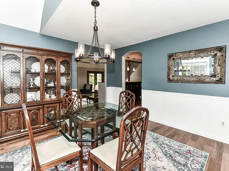7910 Oak Hollow Ln — Photo 25