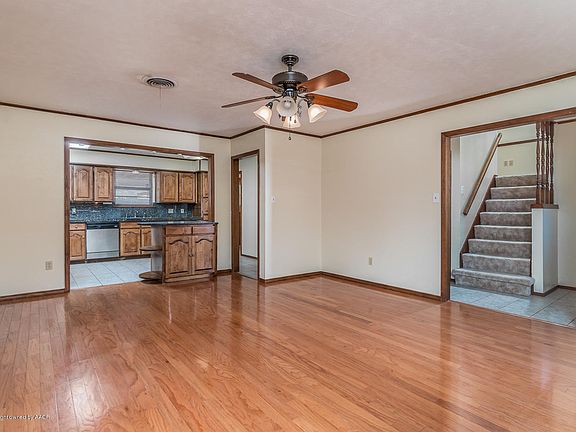 5th image of 1821 Holly Ln