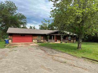 2409 N Taylor Ln, Cushing, OK 74075