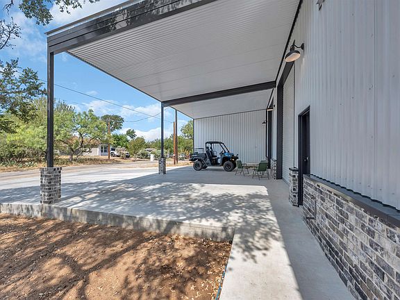 4th image of 225 Cedarhill Drive