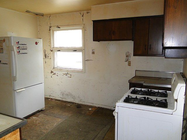 2nd image of 811 W North St