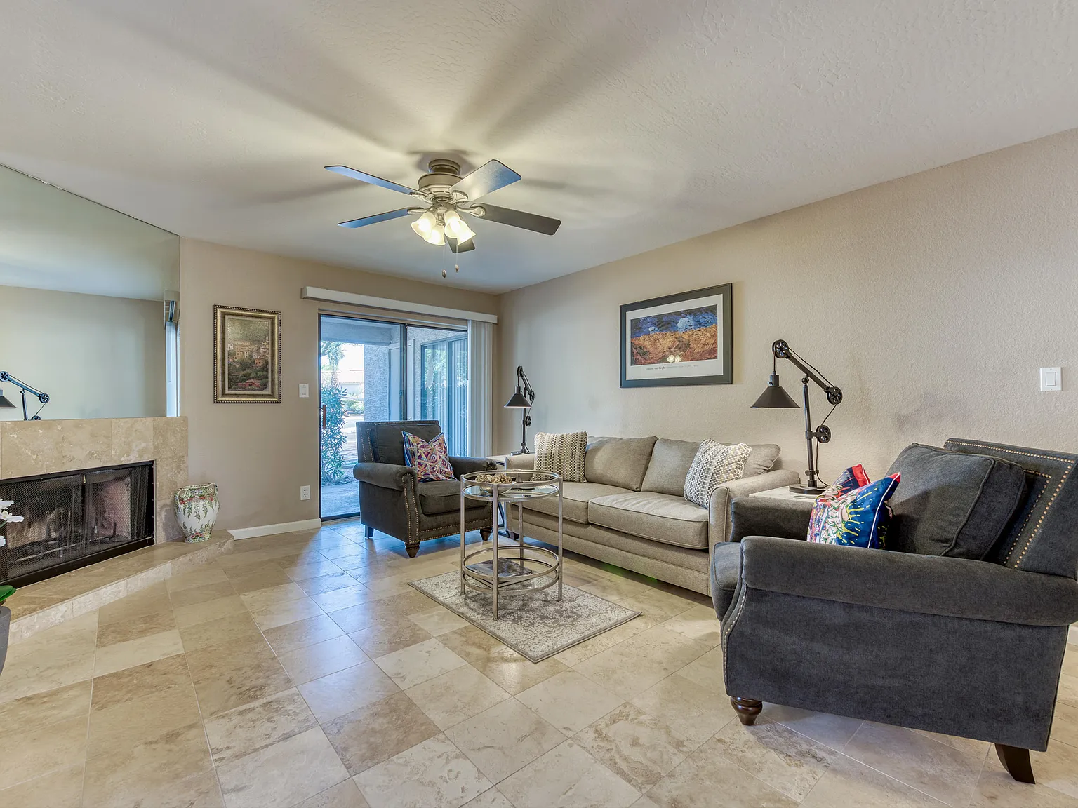 2 bed, 2.0 bath, 1372 sqft, $1,800 — Photo 4