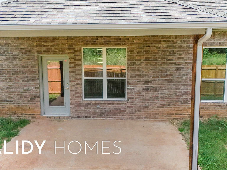 412 Remington Ave — Photo 8