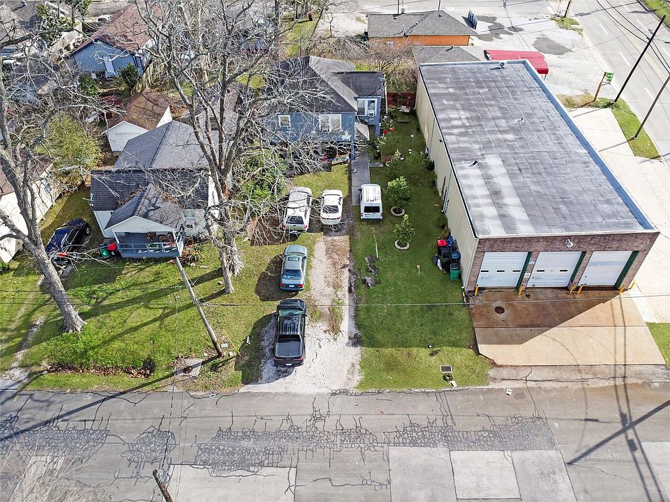 1st image of 4 E Francis St