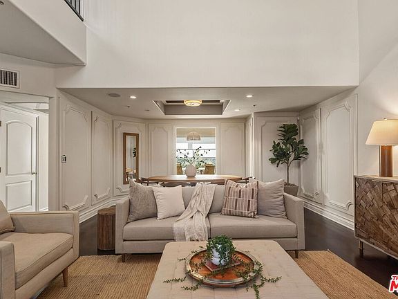 5th image of 1717 S Barrington Ave APT 103