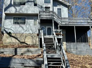 5869 Decker Rd, Bushkill, PA 18324