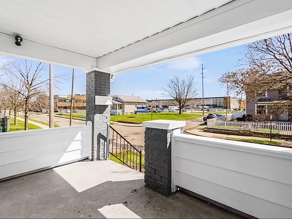 4th image of 670-672 E Jenkins Ave