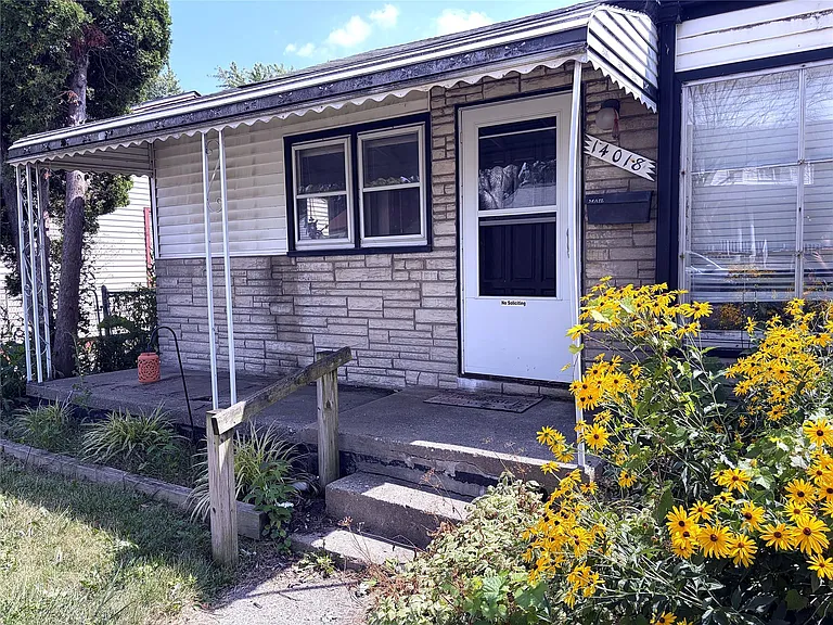 14018 Hobart Ave — Photo 10