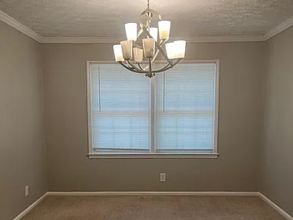 4th image of 2580 Highland Dr SE