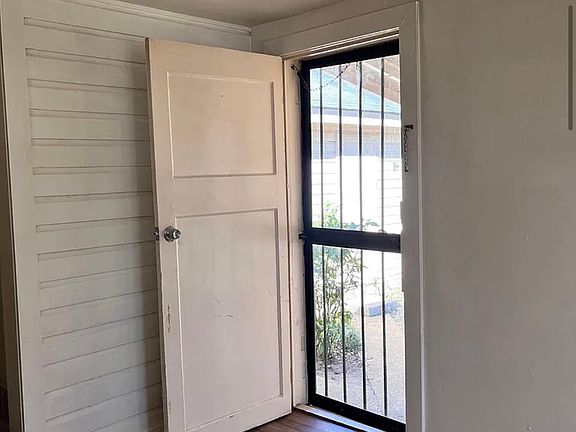 4th image of 317 Boyce St