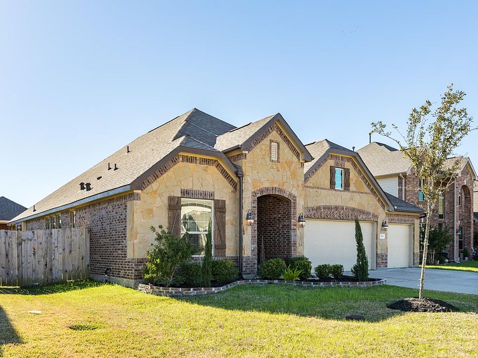 1st image of 284 Clearwood Dr