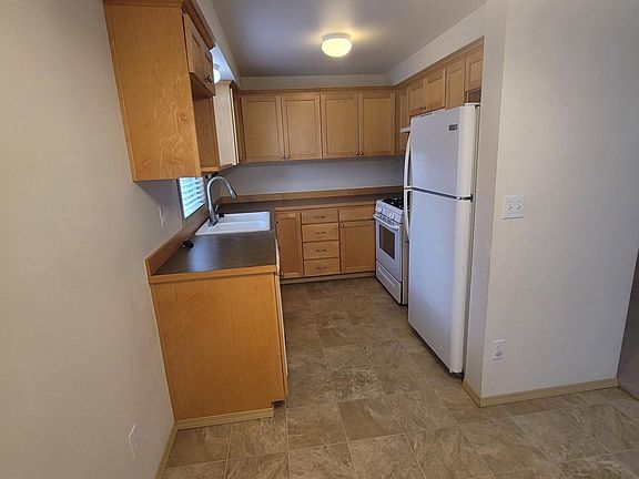 to kitchen from dining area