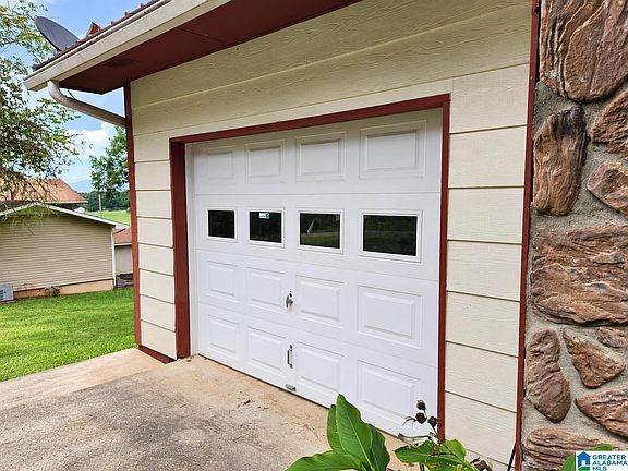 3rd image of 2312 Fitzgerald Rd