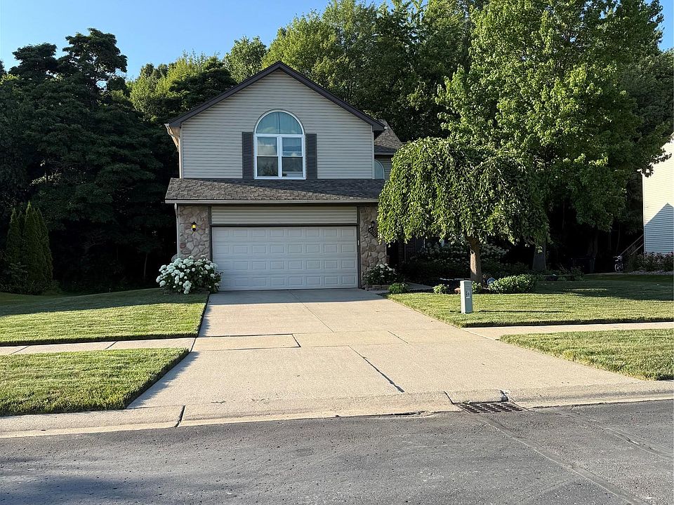 1st image of 44994 Sondra Dr