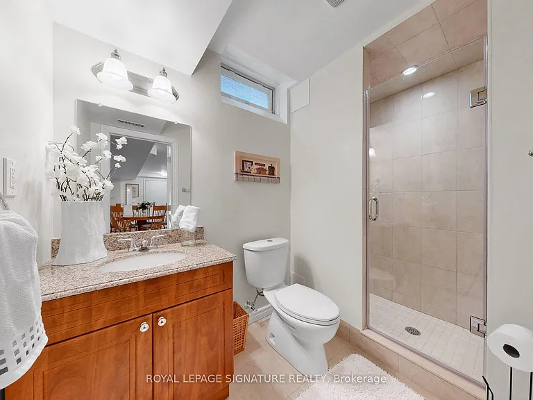 1590 Hallstone Rd — Photo 40