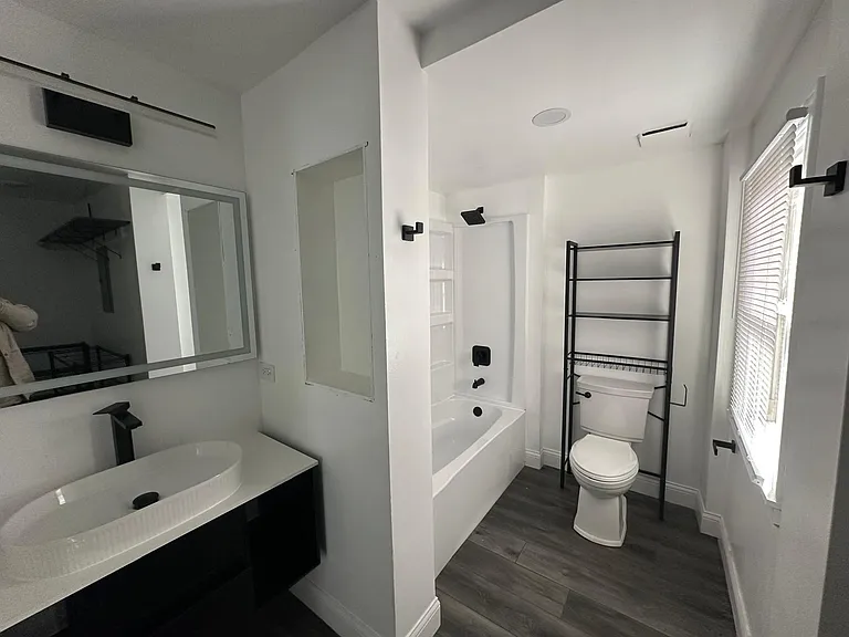 1704 S Clinton St #1 — Photo 10