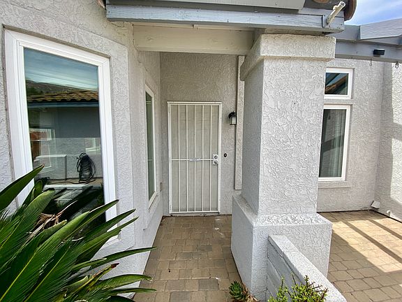 3rd image of 4882 Lake Park Pl