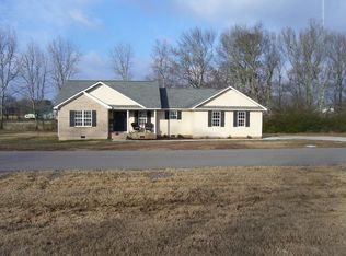 295 Creekside Dr, Albertville, AL 35950