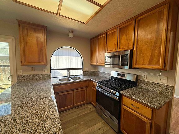 4th image of 8228 Bluehaven Ct