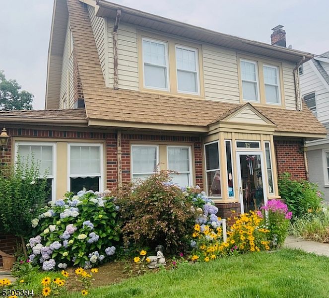 1st image of 75 Belmohr St