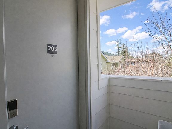 4th image of 1213 Murray St Unit 203