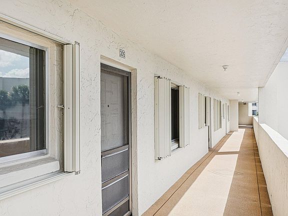 4th image of 3178 Via Poinciana #305