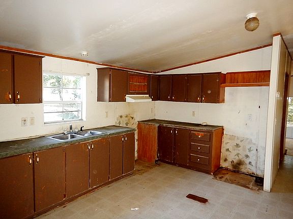4th image of 1008 N J St