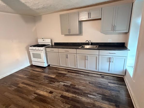 4 W Main St #1