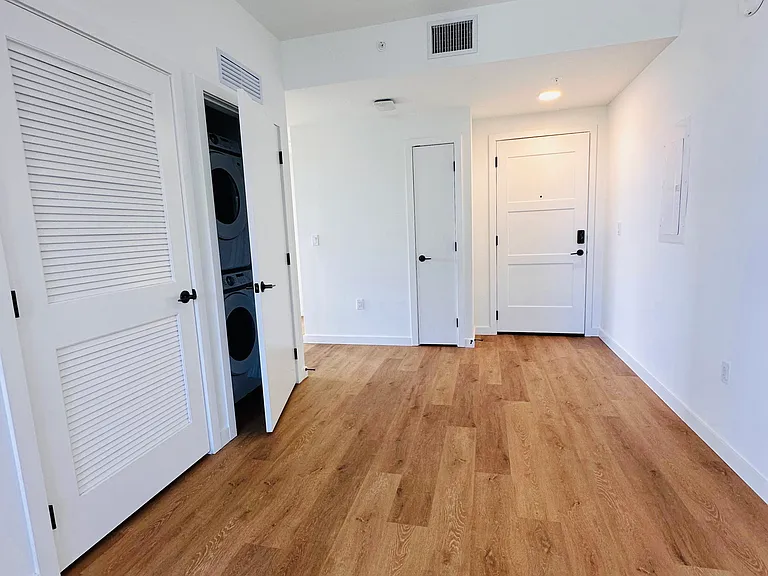 1648 NE 124th St #550 — Photo 12