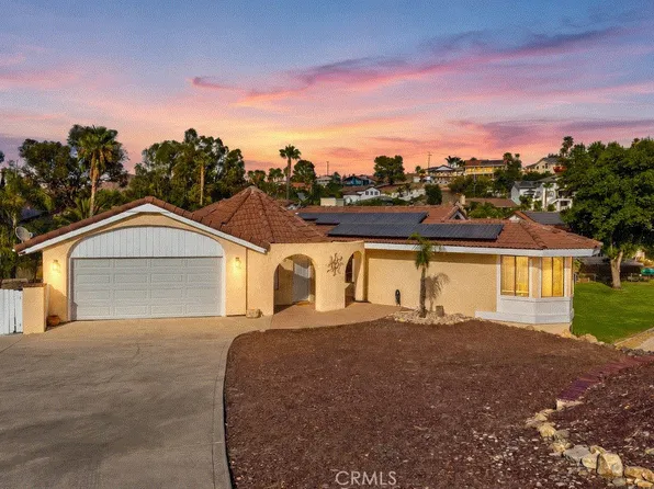 22032 San Joaquin Dr W, Canyon Lake, CA 92587