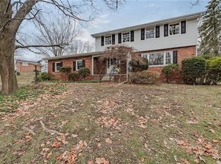 1305 Clearview Dr, Greensburg, PA 15601