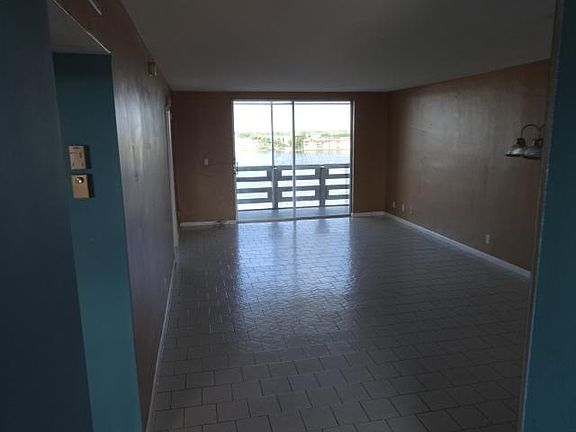 3rd image of 1401 NE Miami Gardens Dr APT 789