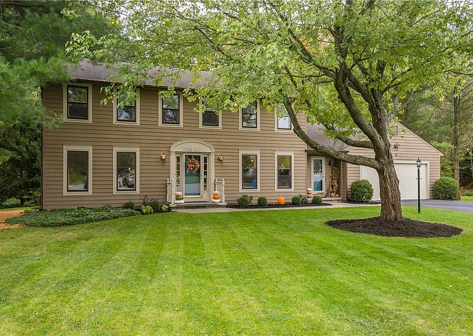 1st image of 18 Winchester Dr