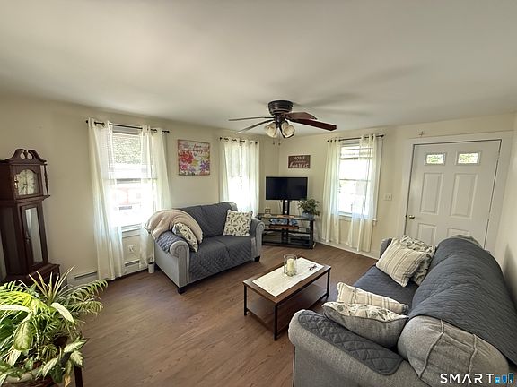 3rd image of 651 Pomeroy Avenue