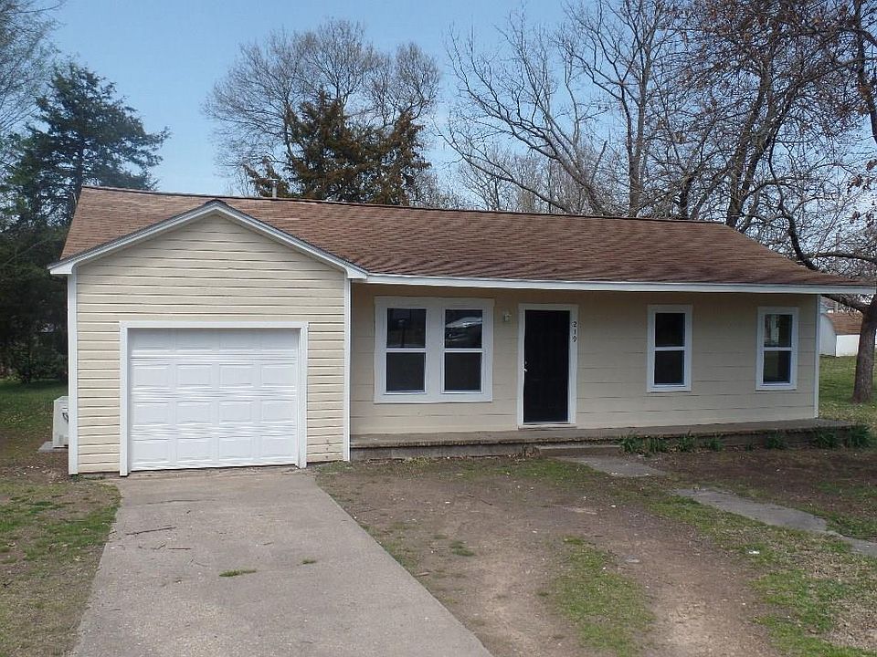 1st image of 219 E Garland St