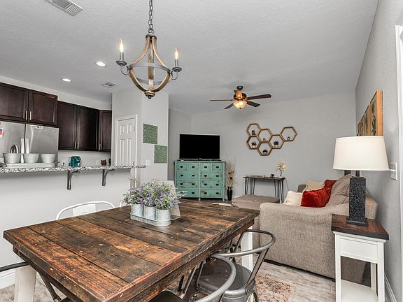 5th image of 2112 Pomegranate Ct