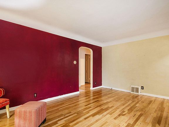 3rd image of 1715 Margaret Ave SE