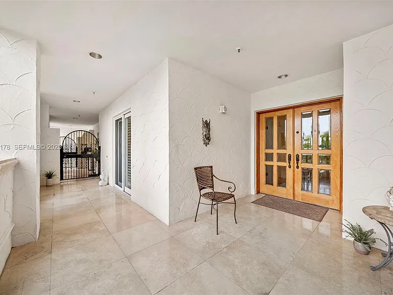 2332 Fisher Island Dr #4302 — Photo 41