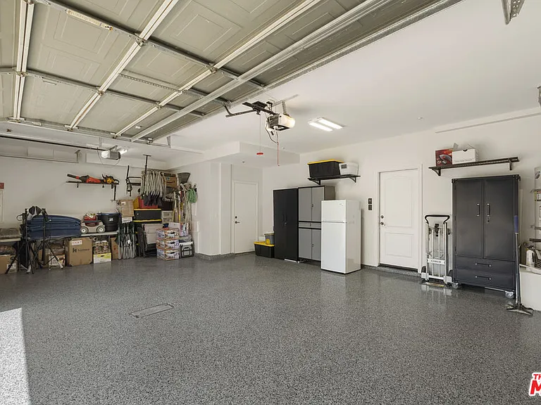 21615 Medina Estates Dr — Photo 39