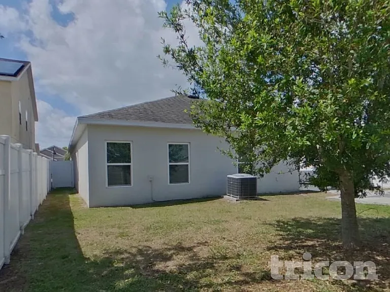 4784 Marcos Cir — Photo 15