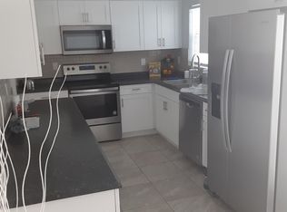 12271 137th St N, Largo, FL 33774