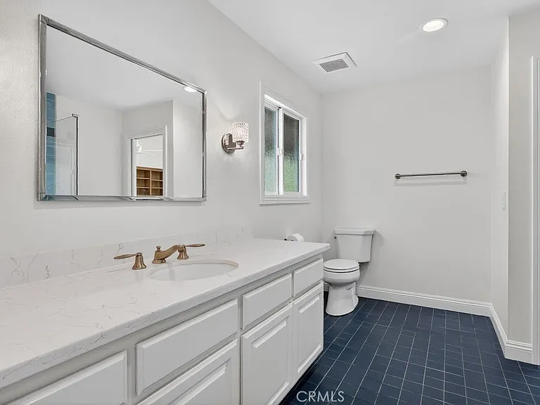 720 Emerald Bay — Photo 23