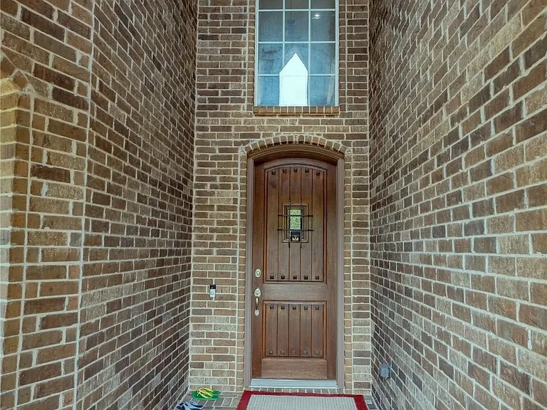 12339 Shumard Ln — Photo 2