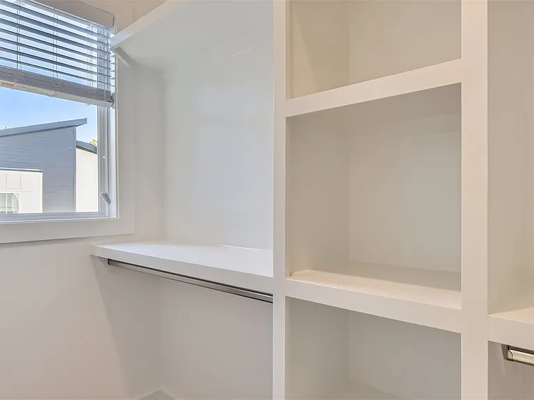 423 Serenity Ln — Photo 28