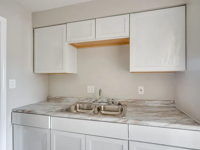 2885 Hampton Rd — Photo 13
