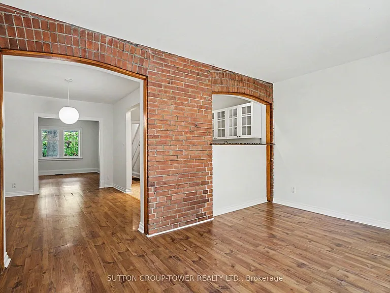 118 Castlefield Ave — Photo 11