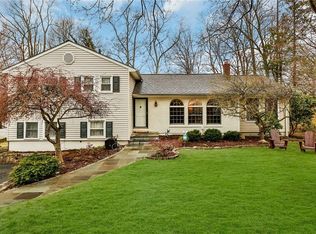 7 Leawood Dr, Ossining, NY 10562