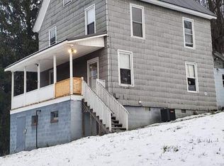 316 McDonald Hl, Mount Hope, WV 25880