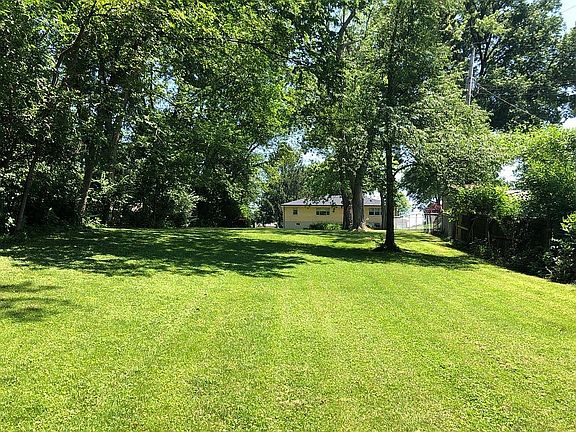 4th image of 10607 Lavinia Dr